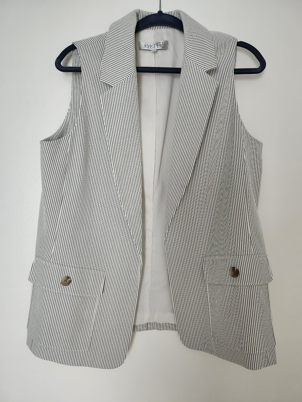Kasper Pinstriped Sleeveless Blazer Vest in White and Black 85% Cotton New